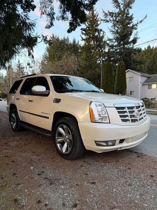 2010 Cadillac Escalade & EXT 3rd Gen - Image 2 of 10