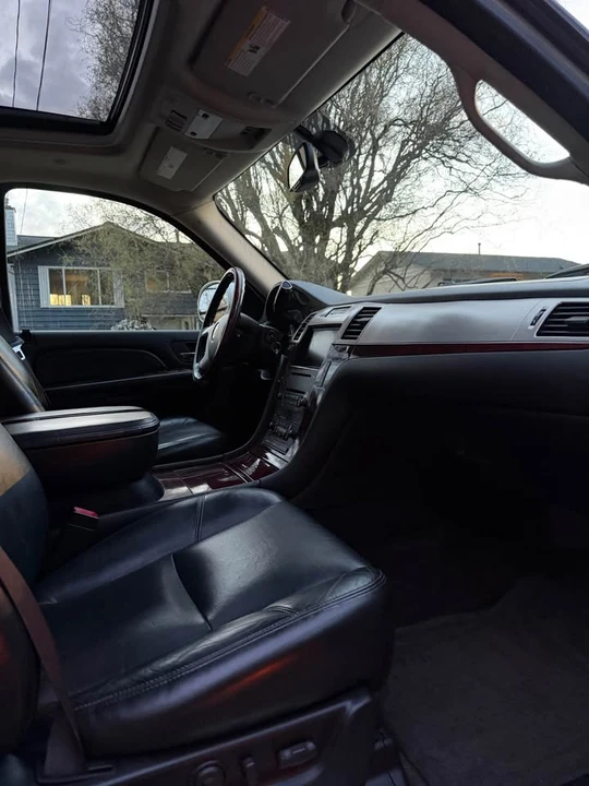 2010 Cadillac Escalade & EXT 3rd Gen - Image 10 of 10