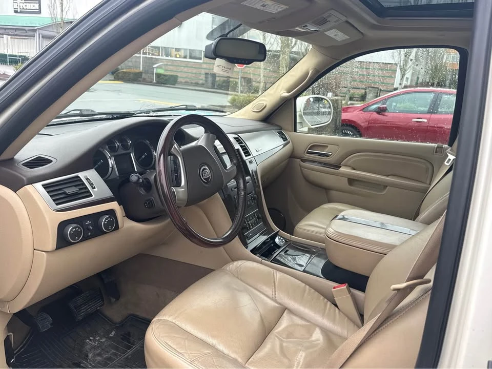 2010 Cadillac Escalade & EXT 3rd Gen - Image 3 of 3