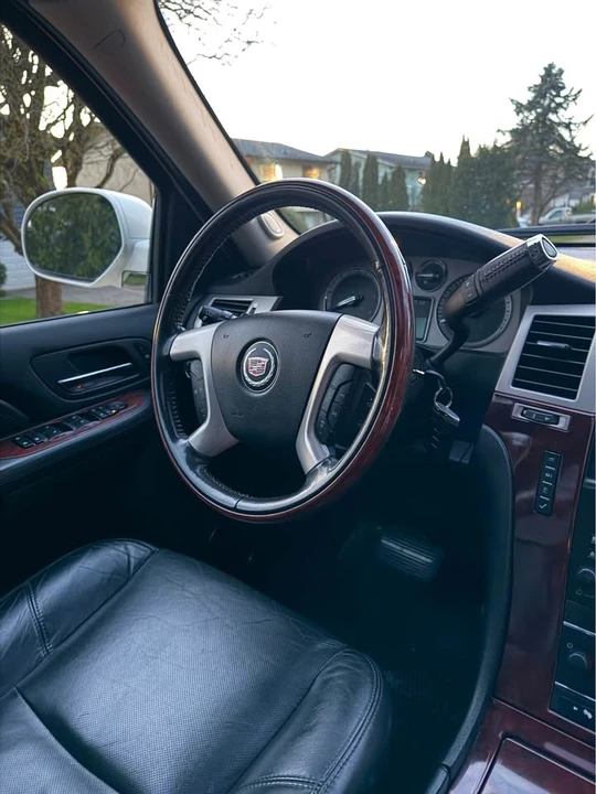 2010 Cadillac Escalade & EXT 3rd Gen - Image 6 of 10