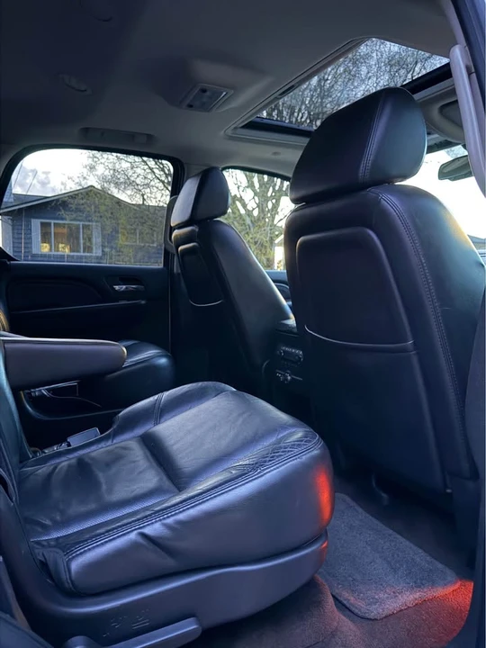 2010 Cadillac Escalade & EXT 3rd Gen - Image 9 of 10