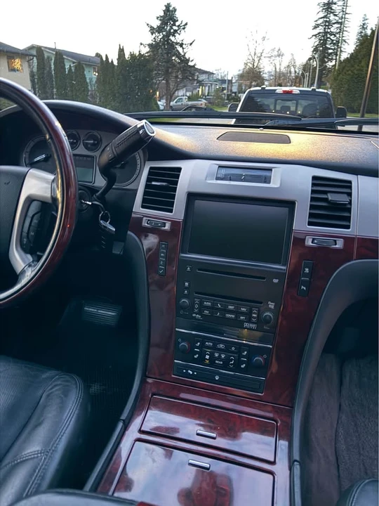 2010 Cadillac Escalade & EXT 3rd Gen - Image 8 of 10