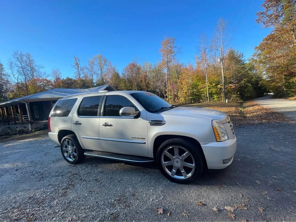 2010 Cadillac Escalade & EXT 3rd Gen - Image 14 of 16