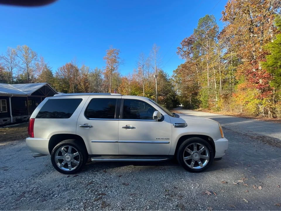 2010 Cadillac Escalade & EXT 3rd Gen - Image 13 of 16