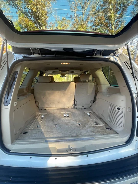 2010 Cadillac Escalade & EXT 3rd Gen - Image 11 of 16