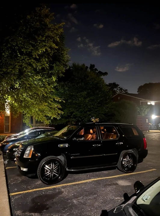2010 Cadillac Escalade & EXT 3rd Gen - Image 4 of 8