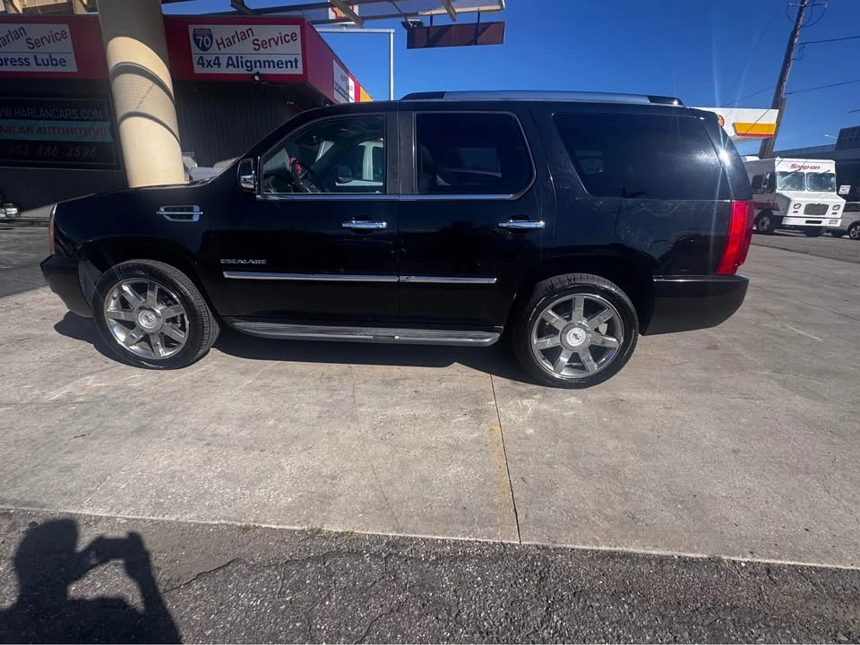 2010 Cadillac Escalade & EXT 3rd Gen - Image 7 of 14