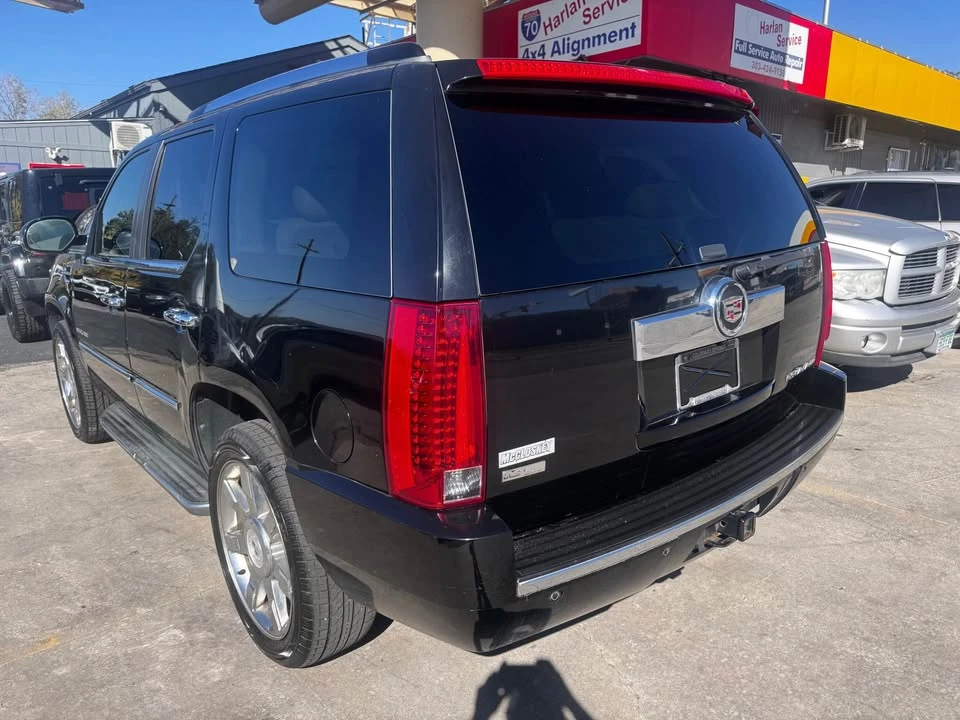 2010 Cadillac Escalade & EXT 3rd Gen - Image 5 of 14