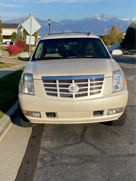 2010 Cadillac Escalade & EXT 3rd Gen - Image 6 of 6