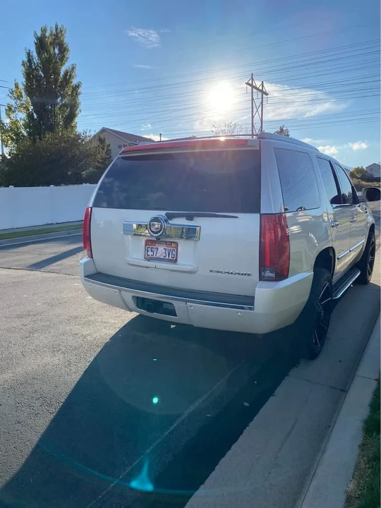 2010 Cadillac Escalade & EXT 3rd Gen - Image 5 of 6