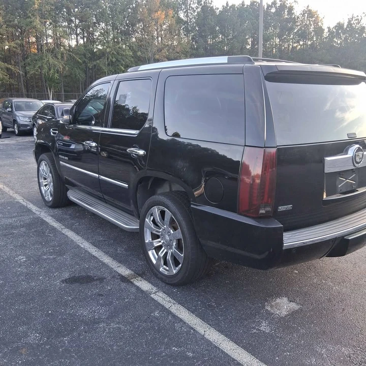 2010 Cadillac Escalade & EXT 3rd Gen - Image 6 of 9