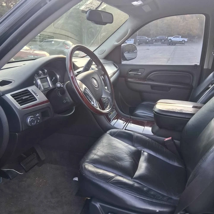 2010 Cadillac Escalade & EXT 3rd Gen - Image 7 of 9