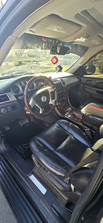 2010 Cadillac Escalade & EXT 3rd Gen - Image 7 of 11