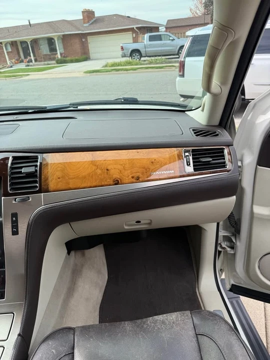2010 Cadillac Escalade & EXT 3rd Gen - Image 9 of 11