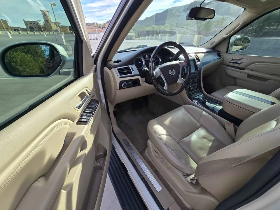 2010 Cadillac Escalade & EXT 3rd Gen - Image 11 of 20