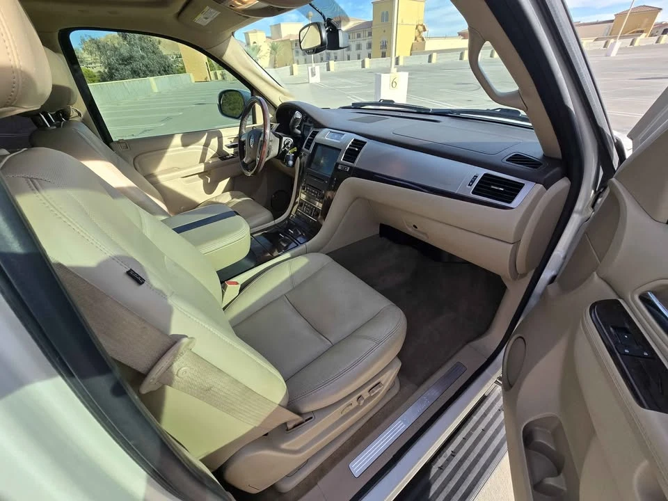 2010 Cadillac Escalade & EXT 3rd Gen - Image 13 of 20
