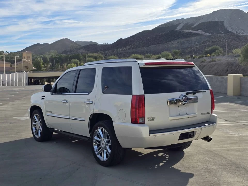 2010 Cadillac Escalade & EXT 3rd Gen - Image 9 of 20