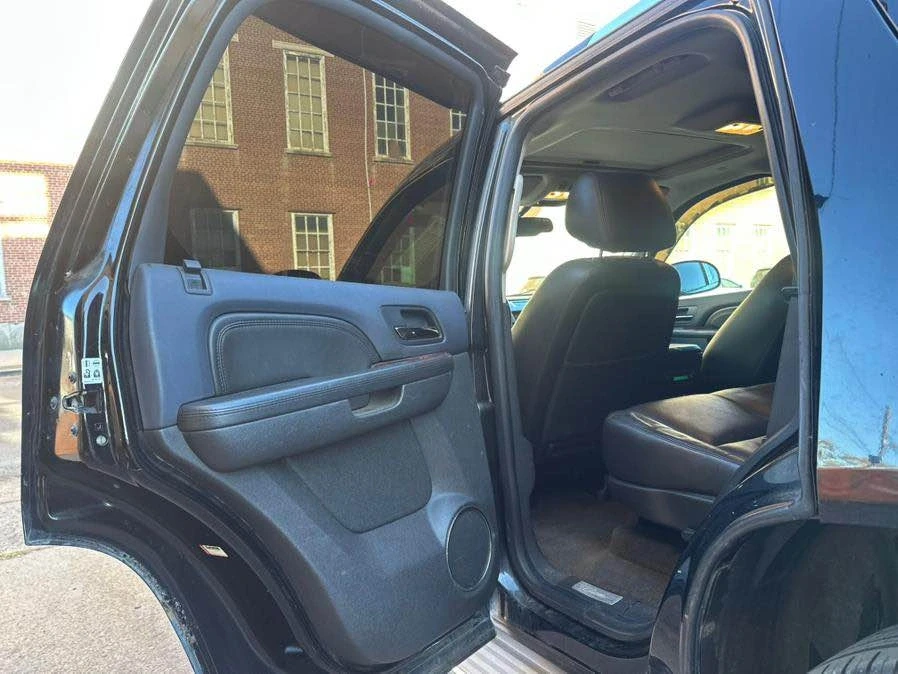 2010 Cadillac Escalade & EXT 3rd Gen - Image 3 of 12