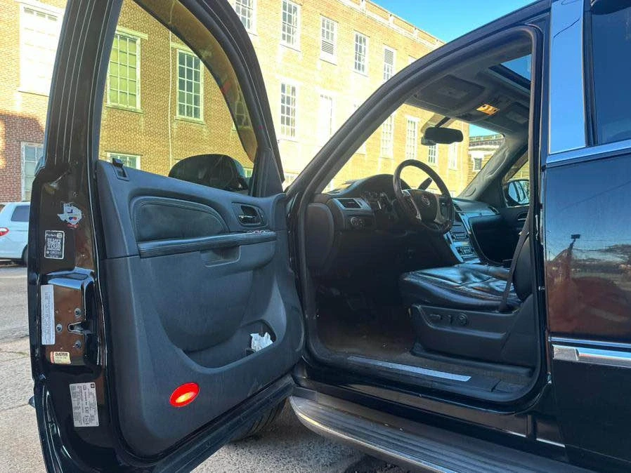 2010 Cadillac Escalade & EXT 3rd Gen - Image 4 of 12