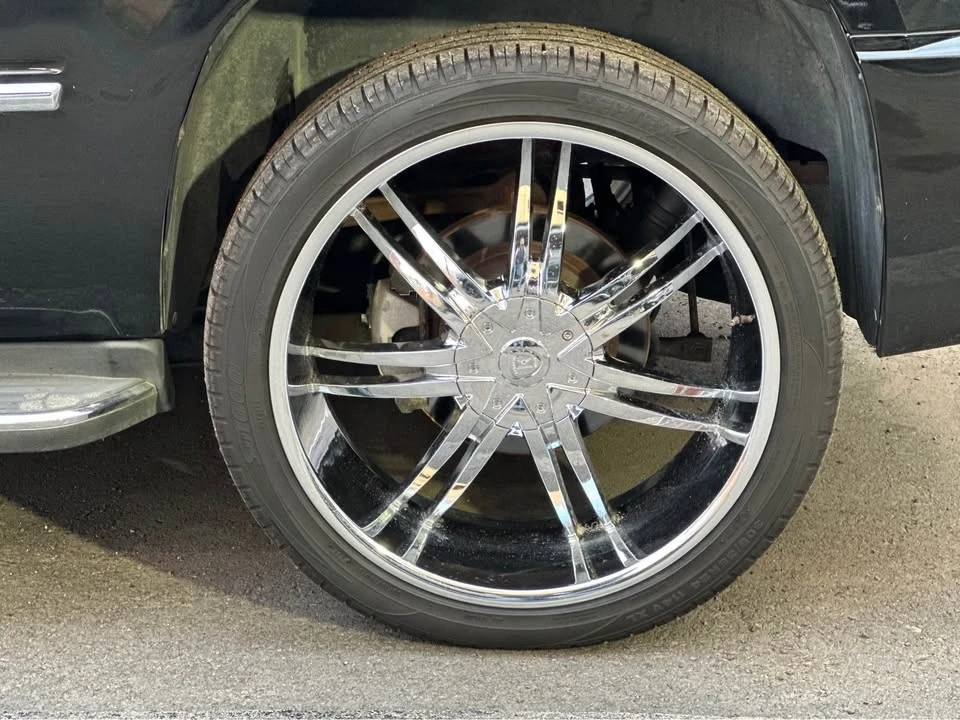 2010 Cadillac Escalade & EXT 3rd Gen - Image 12 of 12