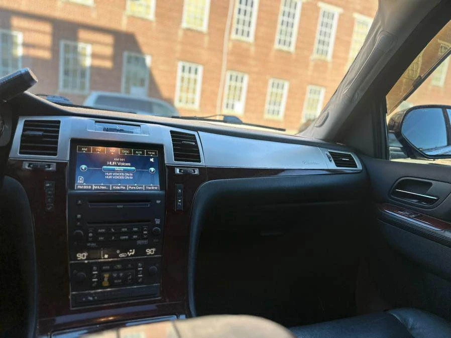 2010 Cadillac Escalade & EXT 3rd Gen - Image 9 of 12