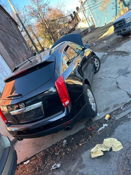 2010 Cadillac Escalade & EXT 3rd Gen - Image 2 of 10