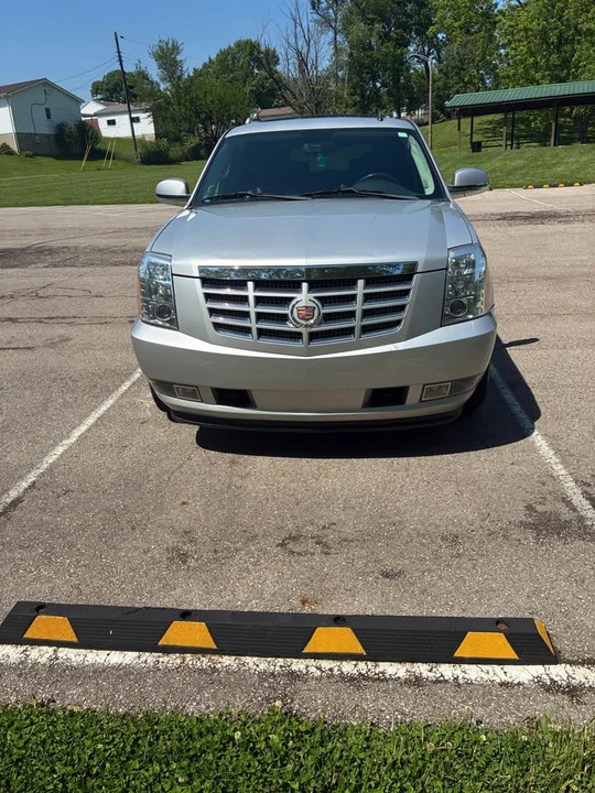 2010 Cadillac Escalade & EXT 3rd Gen - Image 4 of 11