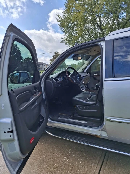 2010 Cadillac Escalade & EXT 3rd Gen - Image 7 of 20