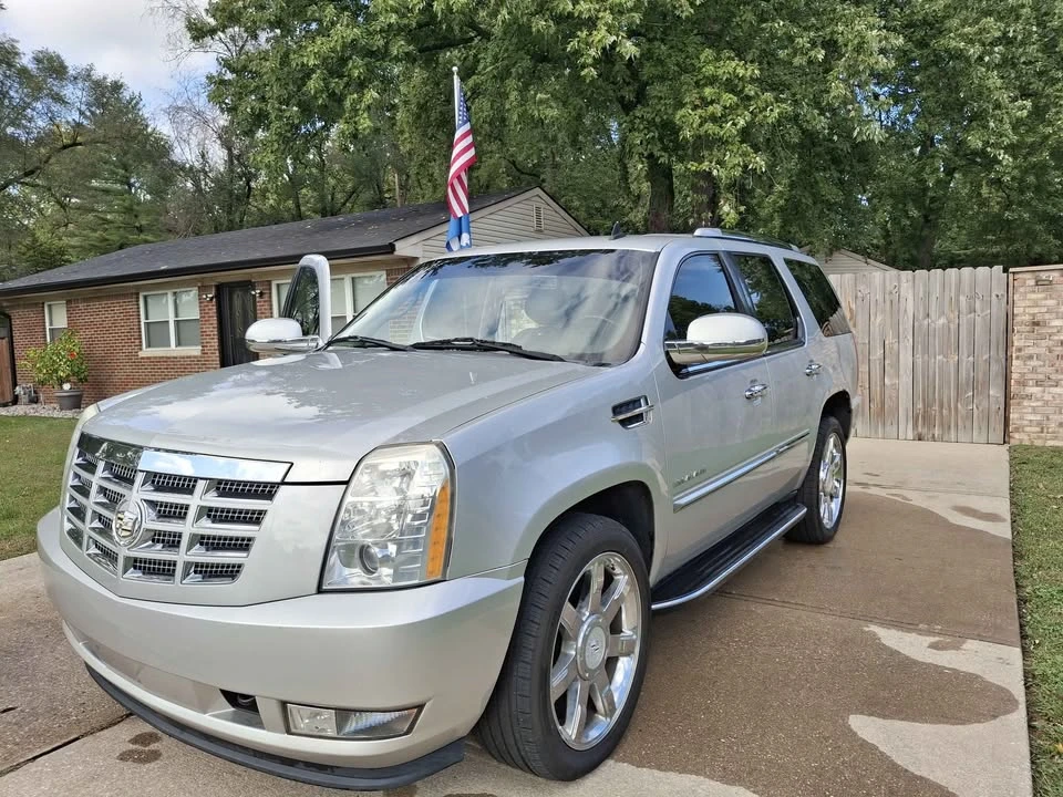 2010 Cadillac Escalade & EXT 3rd Gen - Image 4 of 20
