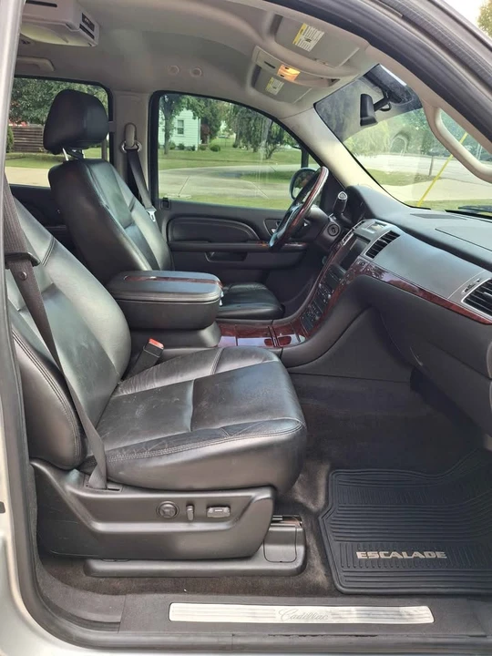 2010 Cadillac Escalade & EXT 3rd Gen - Image 13 of 20
