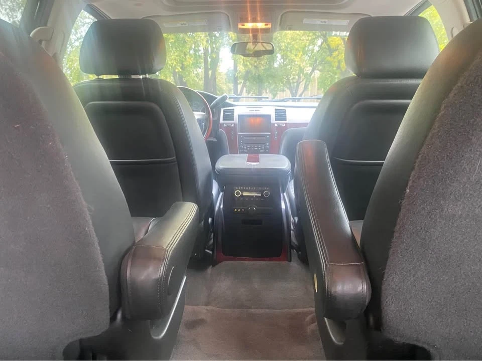 2010 Cadillac Escalade & EXT 3rd Gen - Image 11 of 13