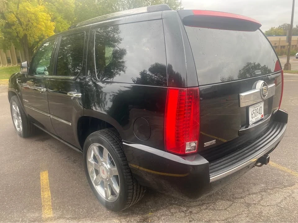 2010 Cadillac Escalade & EXT 3rd Gen - Image 5 of 13