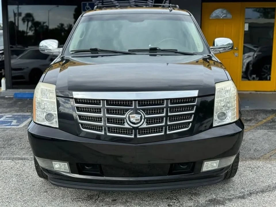 2010 Cadillac Escalade & EXT 3rd Gen - Image 2 of 20
