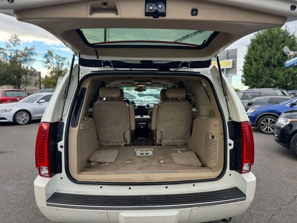 2010 Cadillac Escalade & EXT 3rd Gen - Image 14 of 15