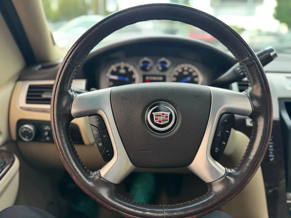 2010 Cadillac Escalade & EXT 3rd Gen - Image 10 of 15