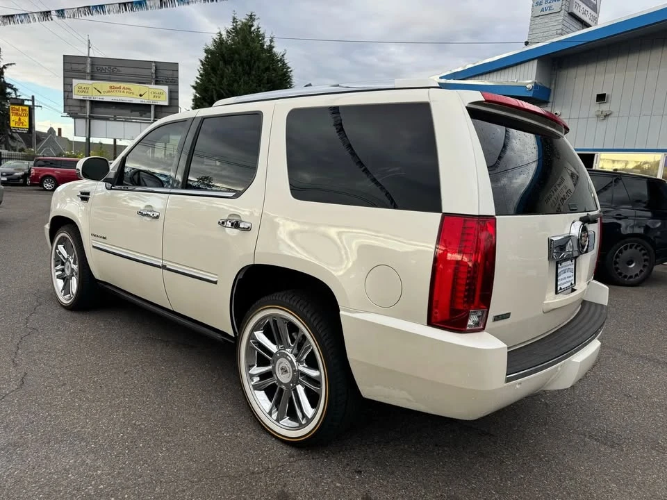 2010 Cadillac Escalade & EXT 3rd Gen - Image 7 of 15