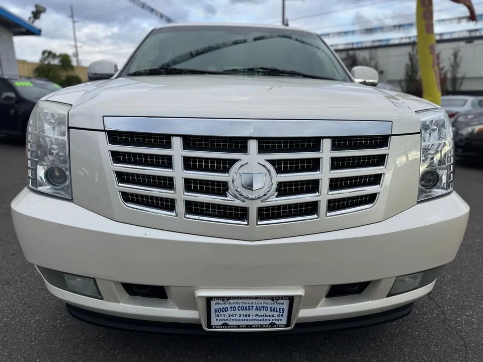 2010 Cadillac Escalade & EXT 3rd Gen - Image 2 of 15