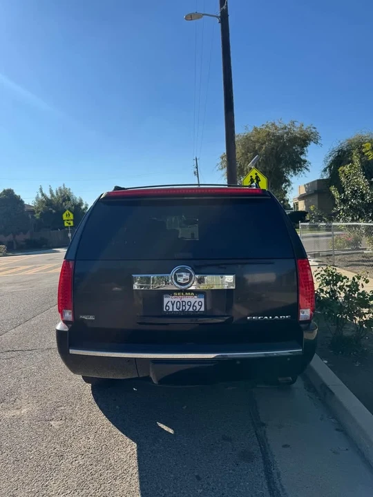 2010 Cadillac Escalade & EXT 3rd Gen - Image 4 of 13