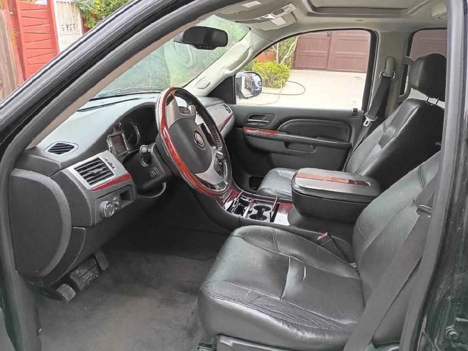 2010 Cadillac Escalade & EXT 3rd Gen - Image 4 of 5
