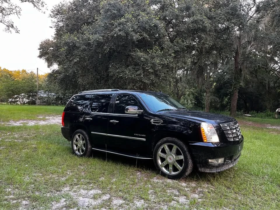 2010 Cadillac Escalade & EXT 3rd Gen - Image 4 of 4