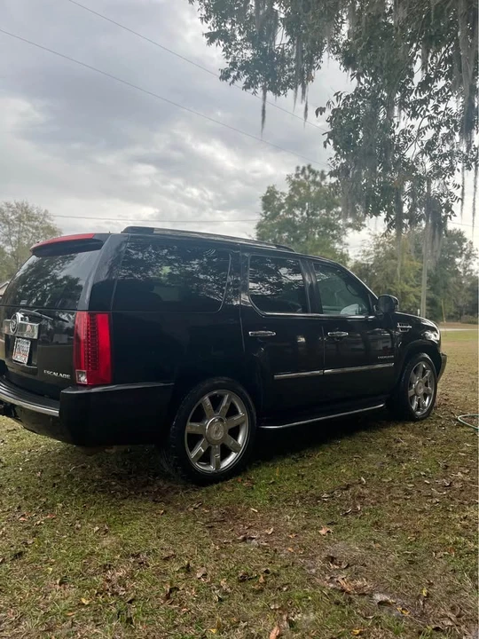 2010 Cadillac Escalade & EXT 3rd Gen - Image 2 of 4