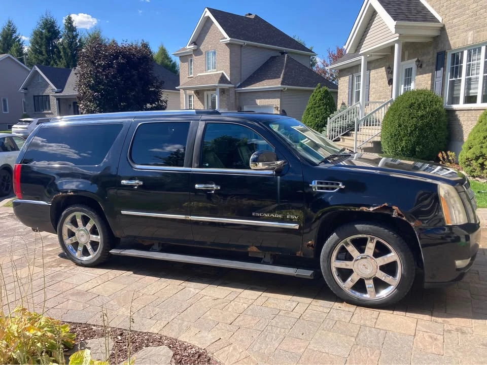 2010 Cadillac Escalade & EXT 3rd Gen - Image 3 of 10
