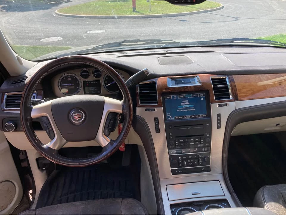 2010 Cadillac Escalade & EXT 3rd Gen - Image 6 of 10