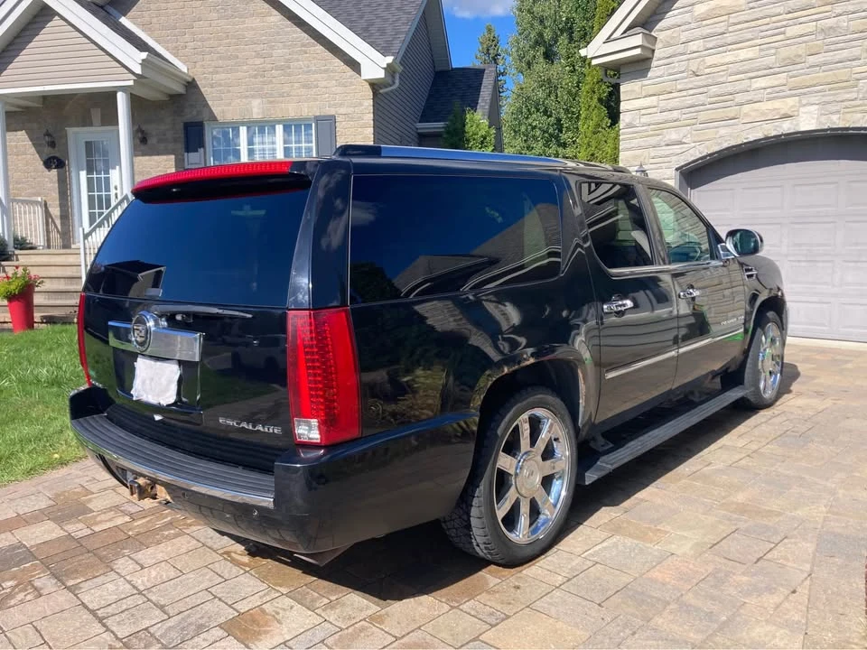 2010 Cadillac Escalade & EXT 3rd Gen - Image 4 of 10