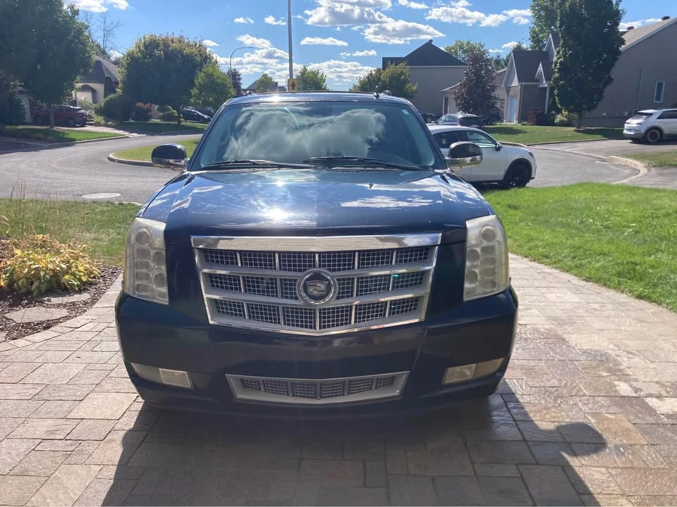 2010 Cadillac Escalade & EXT 3rd Gen - Image 2 of 10