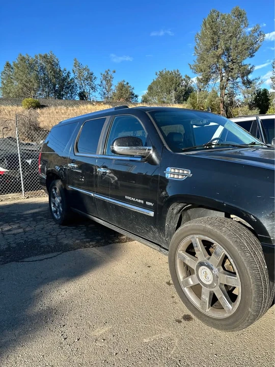 2010 Cadillac Escalade & EXT 3rd Gen - Image 4 of 8