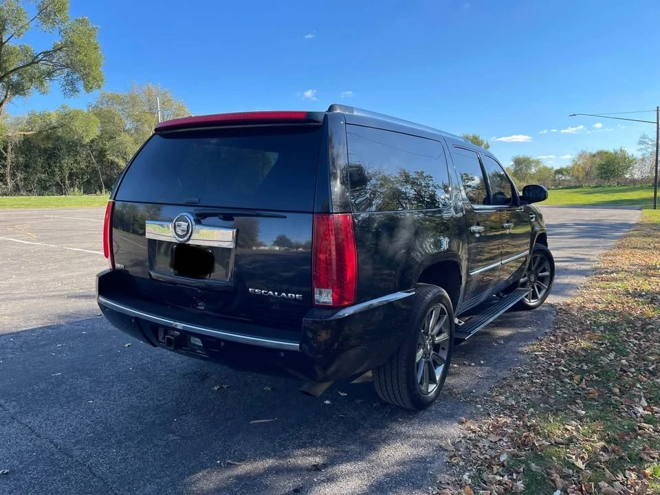 2010 Cadillac Escalade & EXT 3rd Gen - Image 7 of 19