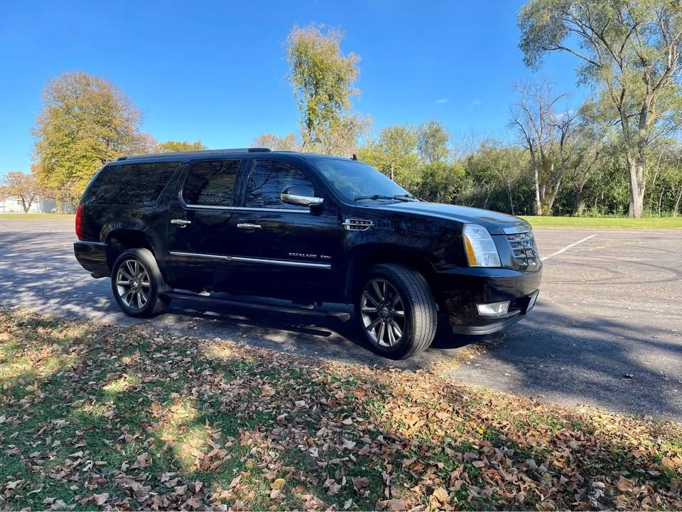 2010 Cadillac Escalade & EXT 3rd Gen - Image 4 of 19