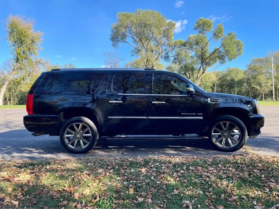 2010 Cadillac Escalade & EXT 3rd Gen - Image 5 of 19