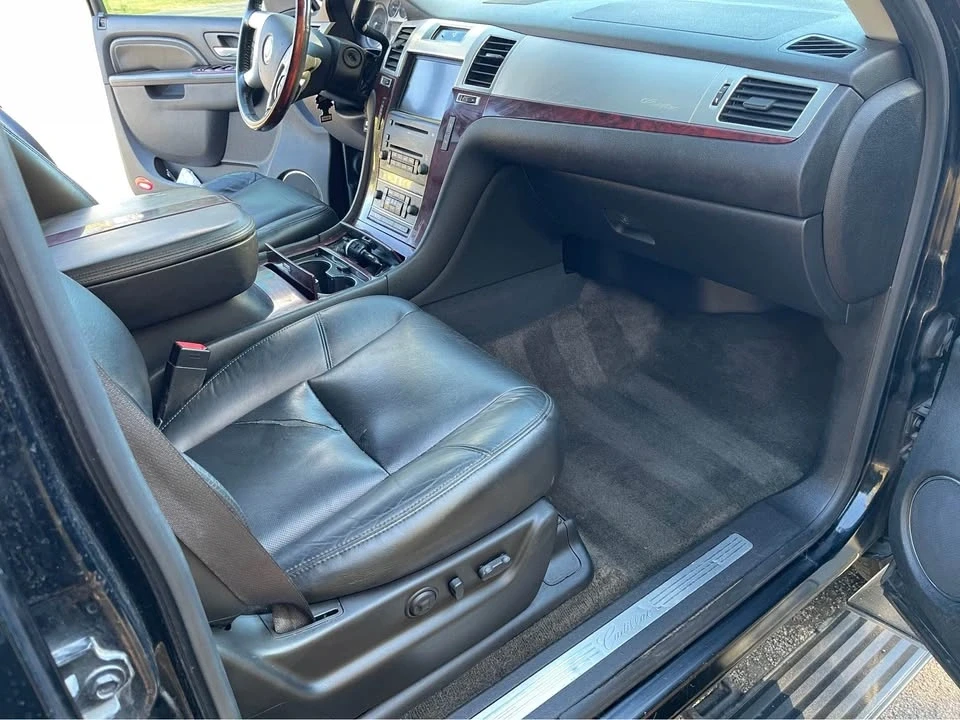 2010 Cadillac Escalade & EXT 3rd Gen - Image 12 of 19